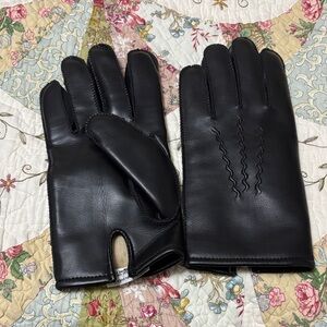 Sleek Black Leather-like Men's Gloves